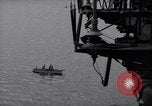 Standbild italienische Kriegsgefangene Neapel Italien, 1945, aus Sekunde 35 historischem Filmmaterial Videoclip 65675037882