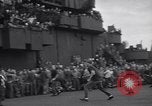 Standbild italienische Kriegsgefangene Neapel Italien, 1945, aus Sekunde 28 historischem Filmmaterial Videoclip 65675037884