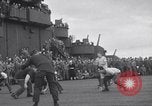 Standbild italienische Kriegsgefangene Neapel Italien, 1945, aus Sekunde 32 historischem Filmmaterial Videoclip 65675037884