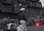 Standbild italienische Kriegsgefangene Neapel Italien, 1945, aus Sekunde 34 historischem Filmmaterial Videoclip 65675037884