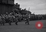 Standbild italienische Kriegsgefangene Neapel Italien, 1945, aus Sekunde 37 historischem Filmmaterial Videoclip 65675037884