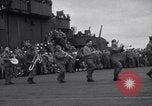 Standbild italienische Kriegsgefangene Neapel Italien, 1945, aus Sekunde 39 historischem Filmmaterial Videoclip 65675037884