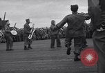 Standbild italienische Kriegsgefangene Neapel Italien, 1945, aus Sekunde 45 historischem Filmmaterial Videoclip 65675037884