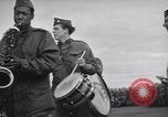 Standbild italienische Kriegsgefangene Neapel Italien, 1945, aus Sekunde 56 historischem Filmmaterial Videoclip 65675037884
