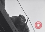 Standbild italienische Kriegsgefangene Neapel Italien, 1945, aus Sekunde 12 historischem Filmmaterial Videoclip 65675037885