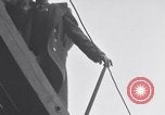 Standbild italienische Kriegsgefangene Neapel Italien, 1945, aus Sekunde 20 historischem Filmmaterial Videoclip 65675037885