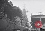 Standbild italienische Kriegsgefangene Neapel Italien, 1945, aus Sekunde 35 historischem Filmmaterial Videoclip 65675037885