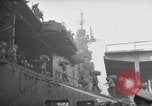 Standbild italienische Kriegsgefangene Neapel Italien, 1945, aus Sekunde 36 historischem Filmmaterial Videoclip 65675037885