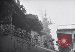 Standbild italienische Kriegsgefangene Neapel Italien, 1945, aus Sekunde 40 historischem Filmmaterial Videoclip 65675037885