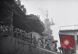 Standbild italienische Kriegsgefangene Neapel Italien, 1945, aus Sekunde 43 historischem Filmmaterial Videoclip 65675037885