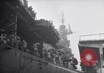 Standbild italienische Kriegsgefangene Neapel Italien, 1945, aus Sekunde 46 historischem Filmmaterial Videoclip 65675037885