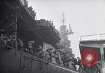 Standbild italienische Kriegsgefangene Neapel Italien, 1945, aus Sekunde 47 historischem Filmmaterial Videoclip 65675037885