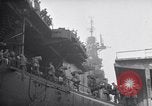 Standbild italienische Kriegsgefangene Neapel Italien, 1945, aus Sekunde 48 historischem Filmmaterial Videoclip 65675037885