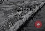 Standbild italienische Kriegsgefangene Neapel Italien, 1945, aus Sekunde 60 historischem Filmmaterial Videoclip 65675037885