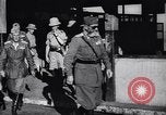 Image des prisonniers italiens Bombay Inde, 1941, de la seconde 19 séquences d'archives historiques vidéo 65675037912