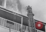 Image les pompiers Montréal Québec Canada, 1941, de la seconde 18 séquences d'archives historiques vidéo 65675037923