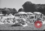 Immagine di I nuotatori francese Francia, 1949, secondo 9 filmato di repertorio 65675037930