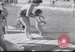 Immagine di I nuotatori francese Francia, 1949, secondo 12 filmato di repertorio 65675037930