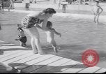 Immagine di I nuotatori francese Francia, 1949, secondo 13 filmato di repertorio 65675037930
