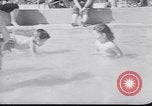 Immagine di I nuotatori francese Francia, 1949, secondo 17 filmato di repertorio 65675037930