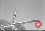 Immagine di I nuotatori francese Francia, 1949, secondo 21 filmato di repertorio 65675037930