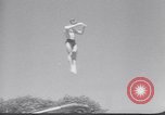 Immagine di I nuotatori francese Francia, 1949, secondo 28 filmato di repertorio 65675037930