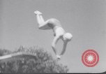 Immagine di I nuotatori francese Francia, 1949, secondo 49 filmato di repertorio 65675037930