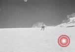 Immagine di Sci Oregon United States USA, 1949, secondo 45 filmato di repertorio 65675037931