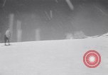 Immagine di Sci Oregon United States USA, 1949, secondo 47 filmato di repertorio 65675037931