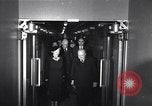 Image Winston Churchill et Lady Churchill Washington DC USA, 1953, de la seconde 1 séquences d'archives historiques vidéo 65675037946