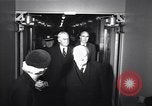 Image Winston Churchill et Lady Churchill Washington DC USA, 1953, de la seconde 8 séquences d'archives historiques vidéo 65675037946