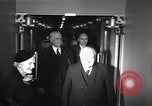 Image Winston Churchill et Lady Churchill Washington DC USA, 1953, de la seconde 9 séquences d'archives historiques vidéo 65675037946