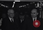 Image Winston Churchill et Lady Churchill Washington DC USA, 1953, de la seconde 11 séquences d'archives historiques vidéo 65675037946