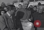 Standbild Henry Cotton gewinnt bei Greenbrier 1948 White Sulphur Springs West Virginia USA, 1948, aus Sekunde 56 historischem Filmmaterial Videoclip 65675037950