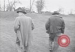 Standbild Mann und Frau mit zwei Hunden United States USA, 1948, aus Sekunde 3 historischem Filmmaterial Videoclip 65675037951