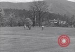 Immagine di Il Duca di Windsor gioca a golf White Sulphur Springs West Virginia USA, 1948, secondo 16 filmato di repertorio 65675037952