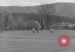 Immagine di Il Duca di Windsor gioca a golf White Sulphur Springs West Virginia USA, 1948, secondo 20 filmato di repertorio 65675037952