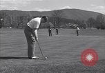 Immagine di Il Duca di Windsor gioca a golf White Sulphur Springs West Virginia USA, 1948, secondo 29 filmato di repertorio 65675037952