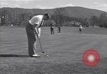 Immagine di Il Duca di Windsor gioca a golf White Sulphur Springs West Virginia USA, 1948, secondo 32 filmato di repertorio 65675037952