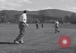 Immagine di Il Duca di Windsor gioca a golf White Sulphur Springs West Virginia USA, 1948, secondo 38 filmato di repertorio 65675037952