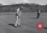 Immagine di Il Duca di Windsor gioca a golf White Sulphur Springs West Virginia USA, 1948, secondo 40 filmato di repertorio 65675037952