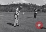 Immagine di Il Duca di Windsor gioca a golf White Sulphur Springs West Virginia USA, 1948, secondo 47 filmato di repertorio 65675037952