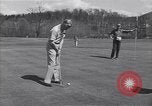 Immagine di Il Duca di Windsor gioca a golf White Sulphur Springs West Virginia USA, 1948, secondo 48 filmato di repertorio 65675037952