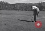 Immagine di Il Duca di Windsor gioca a golf White Sulphur Springs West Virginia USA, 1948, secondo 53 filmato di repertorio 65675037952