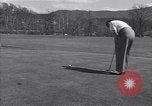Immagine di Il Duca di Windsor gioca a golf White Sulphur Springs West Virginia USA, 1948, secondo 54 filmato di repertorio 65675037952