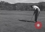 Immagine di Il Duca di Windsor gioca a golf White Sulphur Springs West Virginia USA, 1948, secondo 55 filmato di repertorio 65675037952