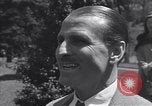 Immagine di Bing Crosby e Ben Hogan giocare a golf White Sulphur Springs West Virginia USA, 1956, secondo 36 filmato di repertorio 65675037954