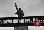 Standbild Sowjetische Truppen greifen Deutsche in Haus-zu-Haus-Schlachten in ein Stadt Moskau Russland Sowjetunion, 1941, aus Sekunde 8 historischem Filmmaterial Videoclip 65675037964