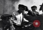 Standbild Sowjetische Truppen greifen Deutsche in Haus-zu-Haus-Schlachten in ein Stadt Moskau Russland Sowjetunion, 1941, aus Sekunde 13 historischem Filmmaterial Videoclip 65675037964