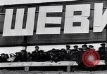 Standbild Sowjetische Truppen greifen Deutsche in Haus-zu-Haus-Schlachten in ein Stadt Moskau Russland Sowjetunion, 1941, aus Sekunde 25 historischem Filmmaterial Videoclip 65675037964